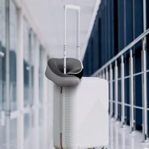 Momax 1-World Ergonomic Travel Pillow - Image 2