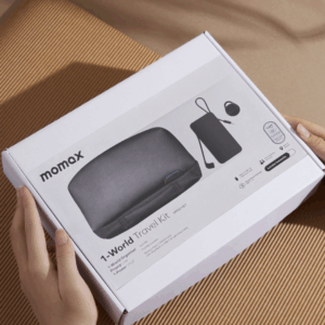 MOMAX BUNDLE SET Hand Pouche + Power Bank 10000 mAh with dual built-in cable 1 type-C & 1 Lightning + MOMAX Pintag - Image 5